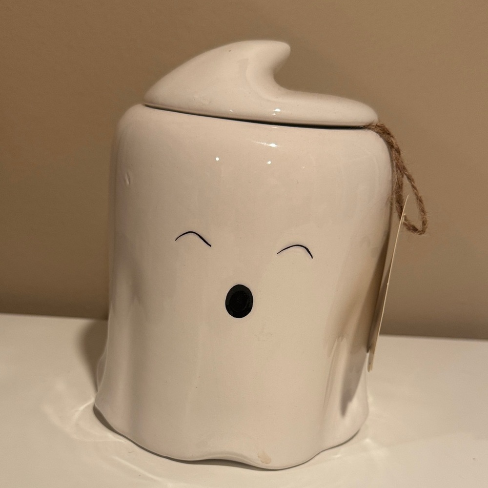 Smallβ ghost canister